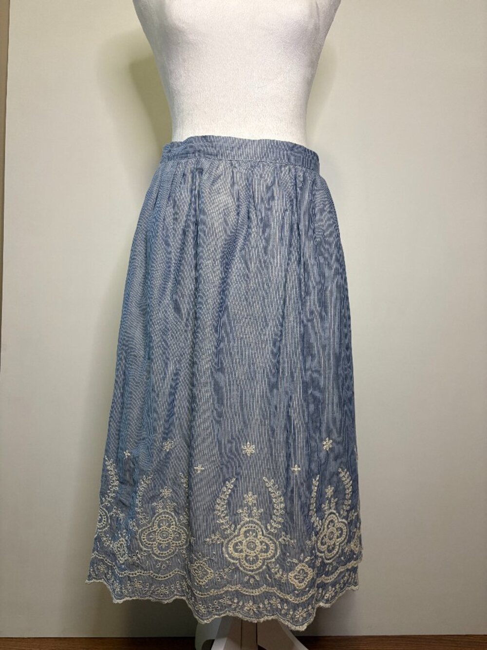 Women's Embroidered Skirt